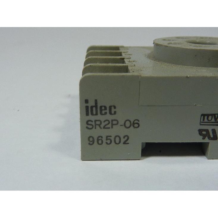 IDEC SR2P-06 10 AMP, 300 V, DIN Mount/Screw Terminal, OCTAL, Socket