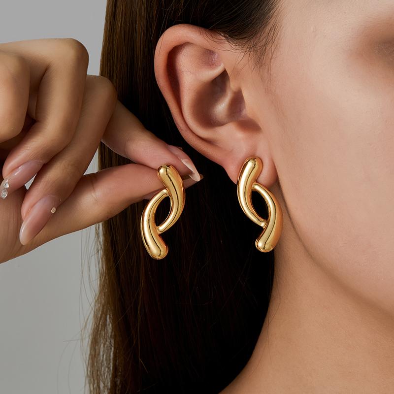Hot Selling 18K Gold Plated Stainless Steel Stud Earrings New Curved Design Trendy Geometric Pattern Personalised Wedding