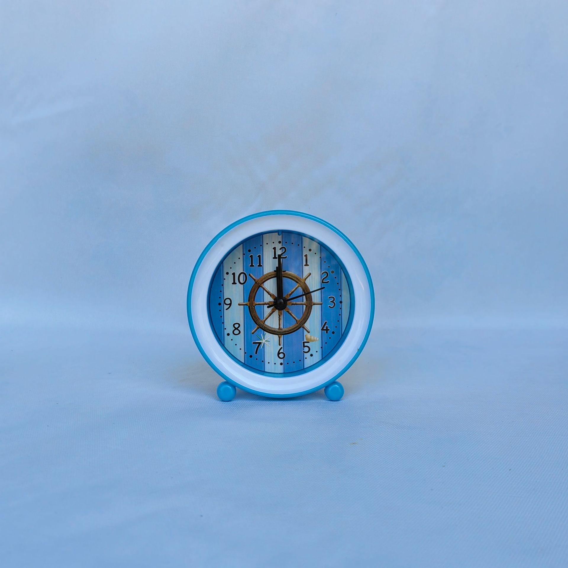 

Конфетный цвет мультяшный круглый будильник с ножками студенческое общежитие маленький будильник мультяшный циферблат прикроватные часы часы в подарок