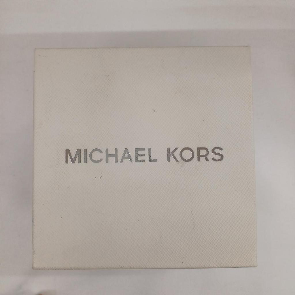Used MICHAEL KORS MK-6812 quartz watch