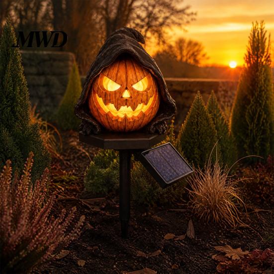 Auto on Off Light Solar Halloween Pumpkin Garden Stake Light, Waterproof Resin LED Outdoor Festival Decor Lantern, Spooky Yard Lighting for Patio Lawn