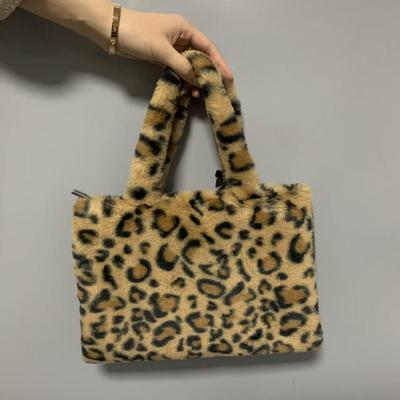 Retro Leopard Print Plush Shoulder Bag - Versatile and Trendy