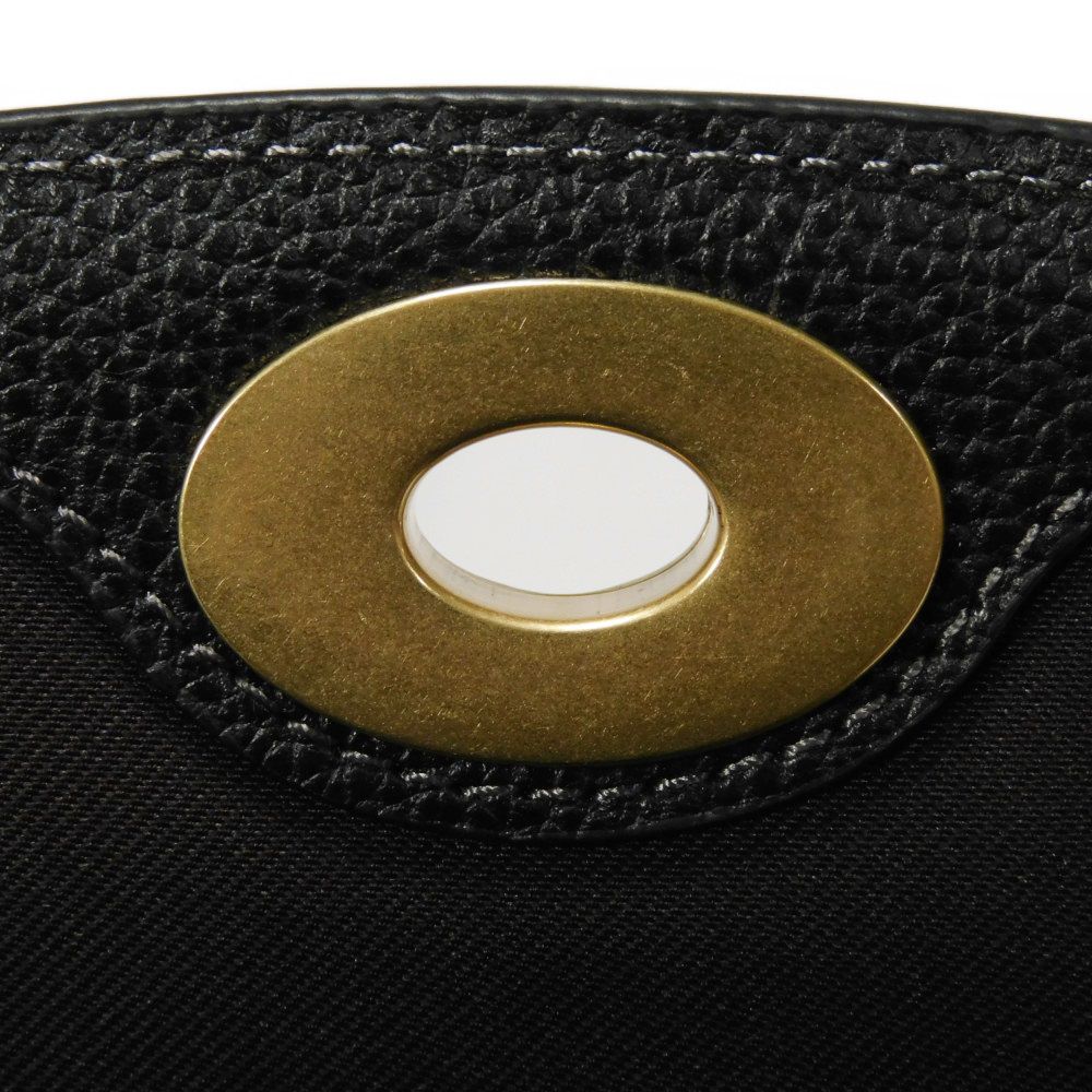 Used Cathy Crossbody 19 CR663 7922 (current model) with C logo and flower chain 3-way shoulder bag. Excellent