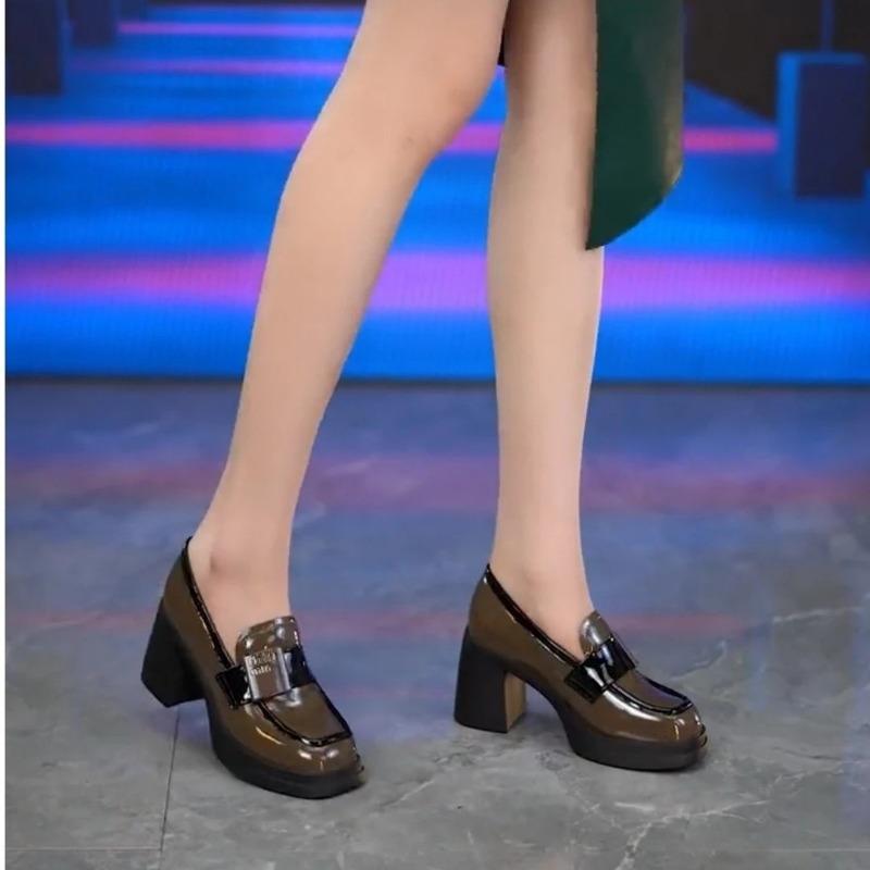 

Женские туфли на высоком каблуке, весенняя новая модная универсальная женская обувь из лакированной кожи, толстый каблук, водонепроницаемая платформа, одинарные туфли 35 светло-коричневого