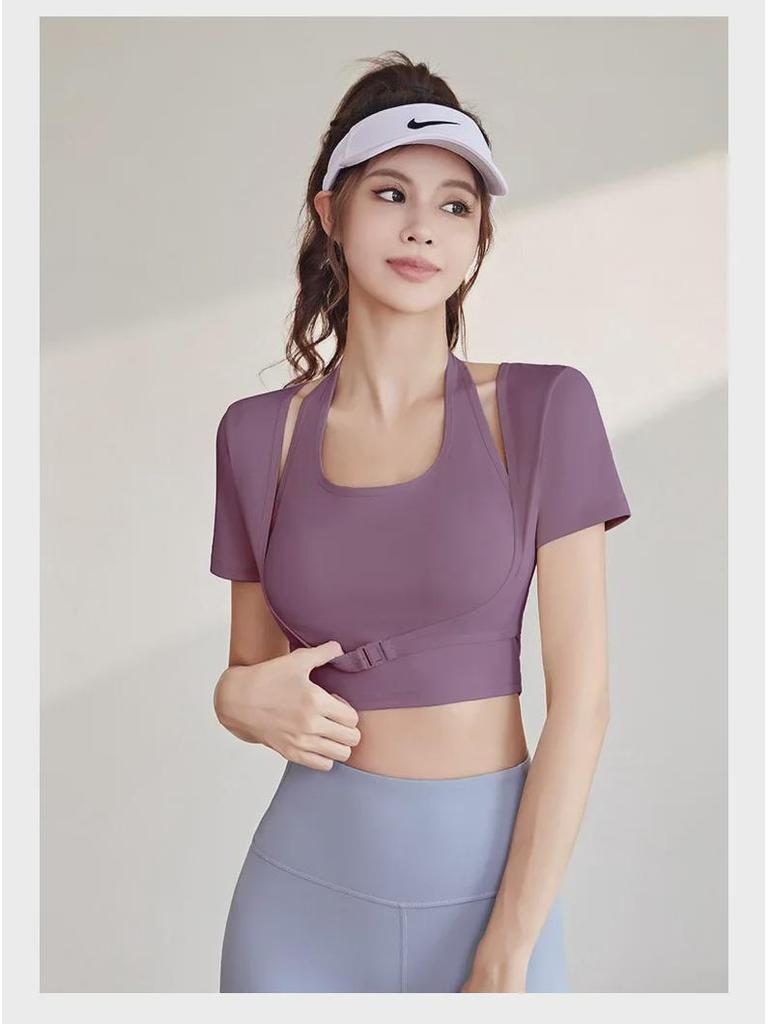 Pfirsichfarbener Neckholder-Yogaanzug mit Brustpolster - Kurzärmelig, Enganliegend