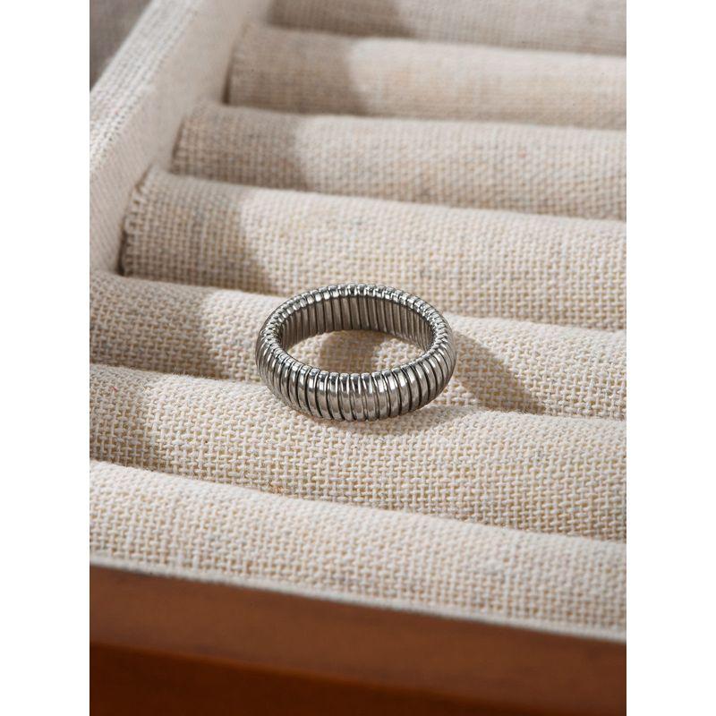 Accessible Luxury Width Snake Bone Women's Vintage Metal Ring