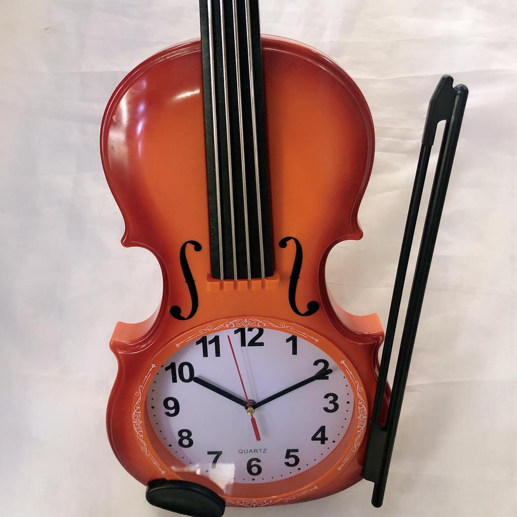 Simulated violin model living room wall clock art nostalgic decorative office pendulum clock