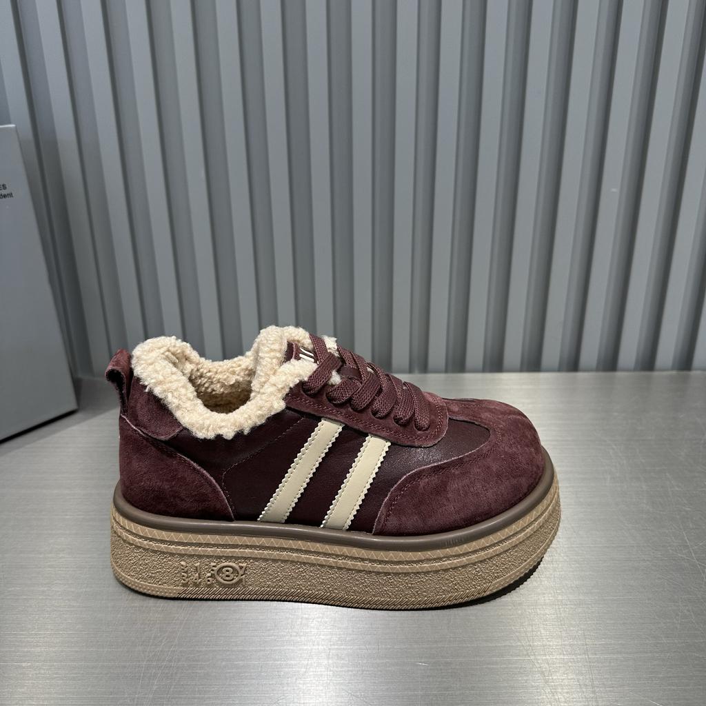 Korean version of matte leather retro moral training shoes women's 2025 winter velvet warm thick-soled fluffy shoes sports and leisure board shoes