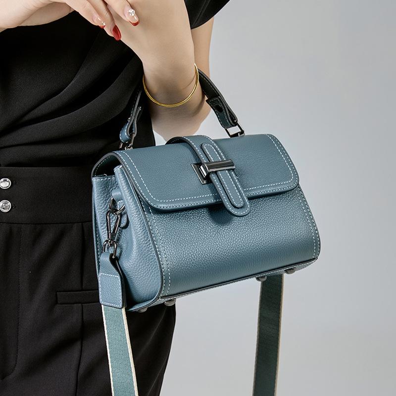 Small Bag for Women's Top Layer Cowhide Leather High-end Crossbody Bag for Women's Versatile Shoulder Bag Small Square Bag