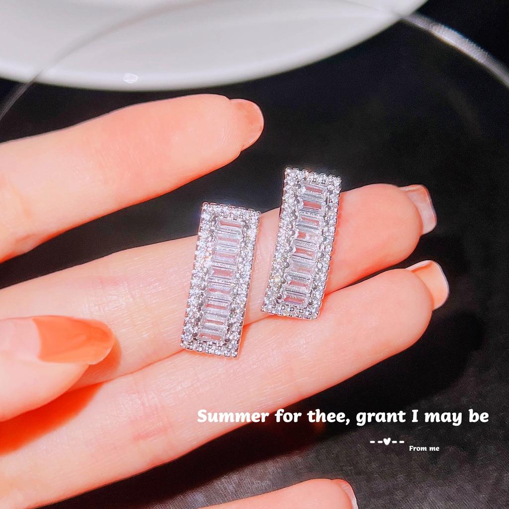 Cold Wind Ladder Square Diamond Wide Face Earrings Women'S Micro-Inlaid Zircon Tide Light Luxury Internet Celebrity Stud Earrings Needle Earrings