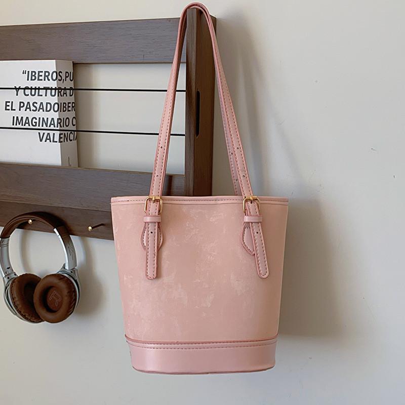 

Fashionable Large Capacity Color-block Shoulder Bag For Women 2024 Spring Summer New Korean Style Street Trend Bucket Bag рожевий