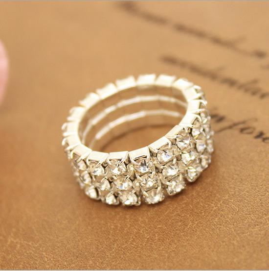 

Корейское Модное Эластичное Серебряное Кольцо со Стразами - Трендовый Дизайн с Бриллиантами
