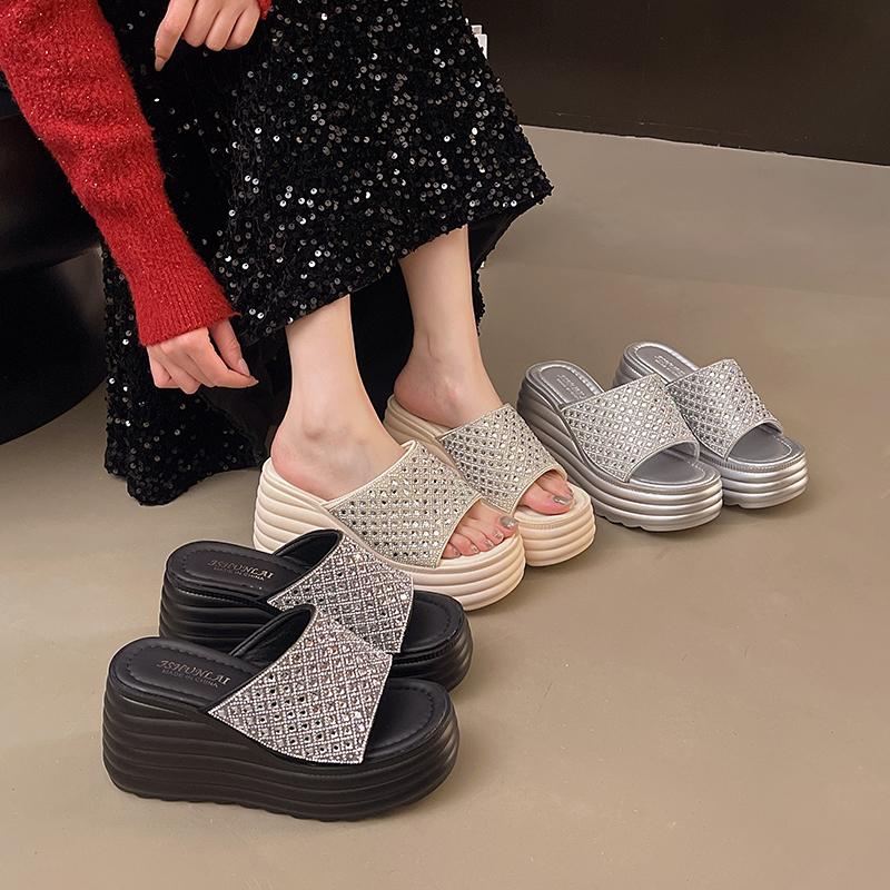 Fashion Women High Heel Fashion Summer Outside Slippers Sweet Pearl Rhinestones Flip Flops Slides Platform Beach Shoes Non-slip Sandals