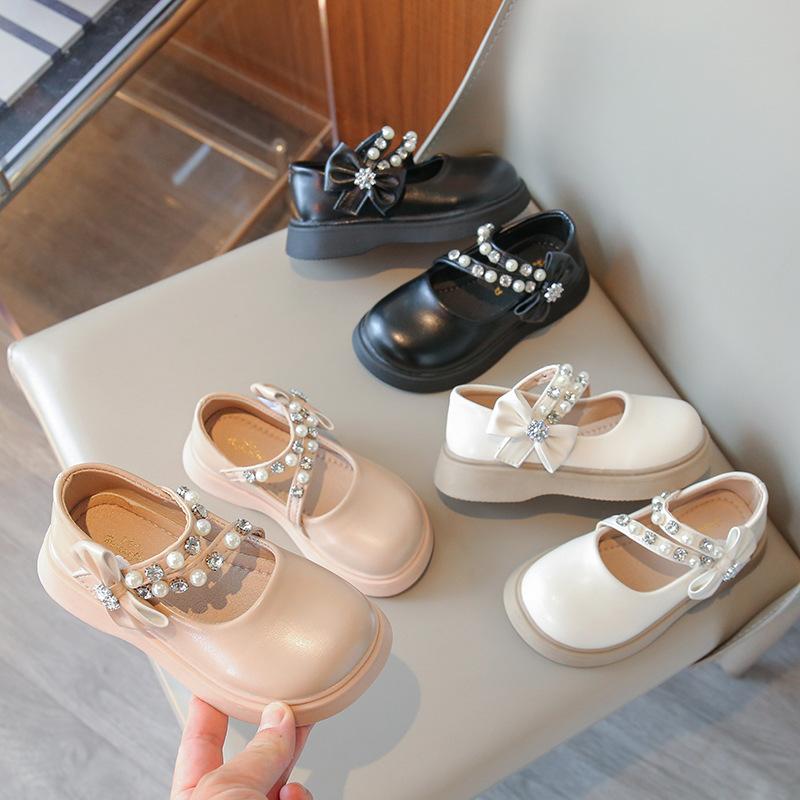 Autumn New Korean Version Pearl Bow Girls Comfortable Soft-soled Leather Shoes