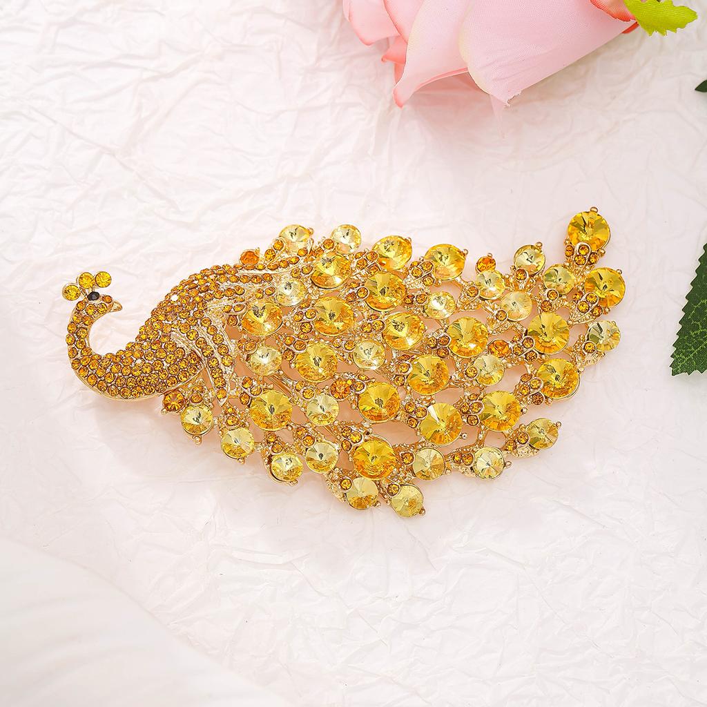 Luxurious Peacock Brooch for Women - Retro Animal Decorated Fixed Pin
