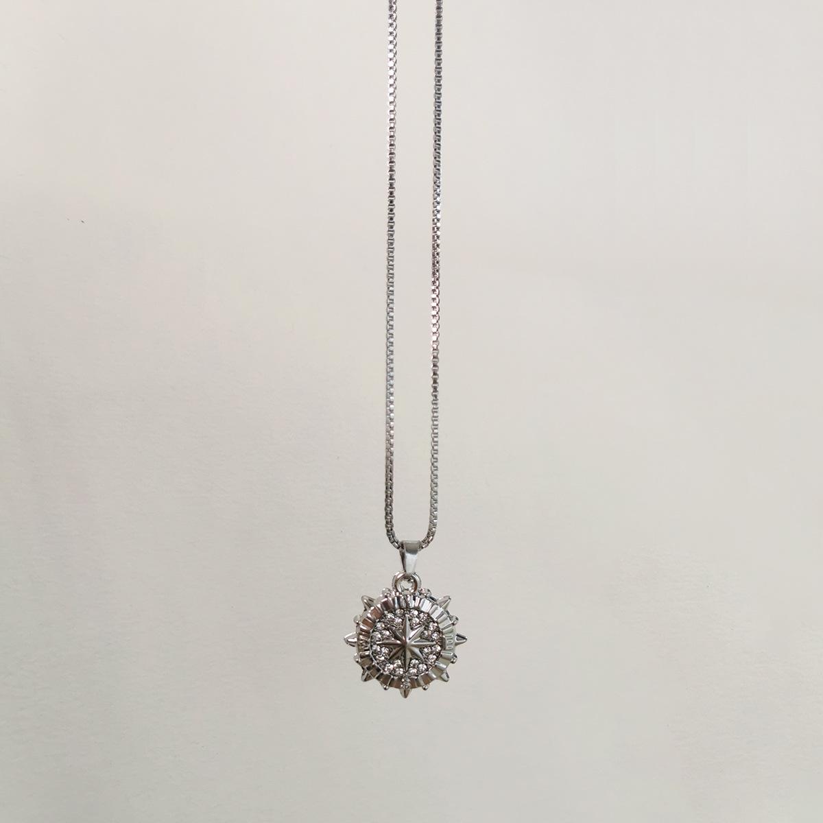 Korean Influencer-Inspired Rhinestone Necklace - Versatile Rose Collarbone Jewelry