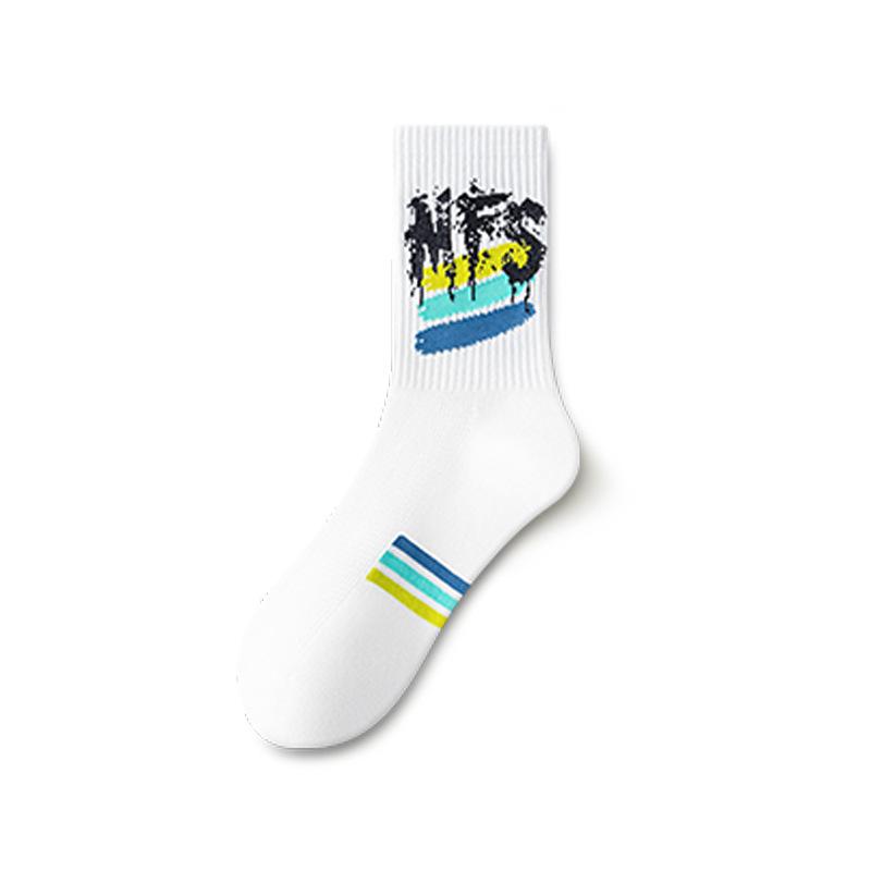 Men's Breathable Mesh Mid-Calf Sports Socks for Teens and Students