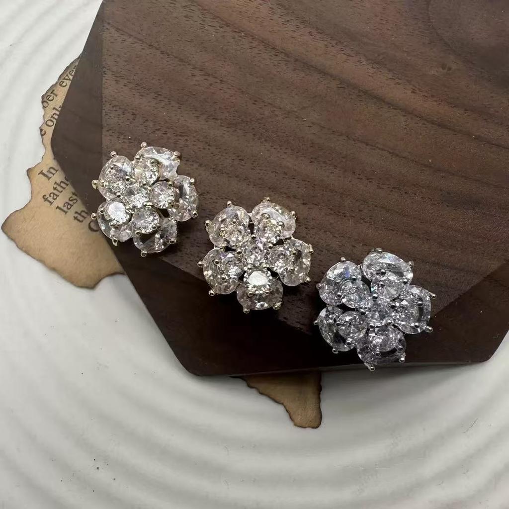 5pc/lot Luxury crystal buttons Cubic zirconia button for clothes Decorative CZ sewing rhinestone buttons for cashmere cardigan