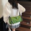 Large capacity fashion sports fitness messenger bag 2025 autumn new casual simple niche shoulder bag commuter bag