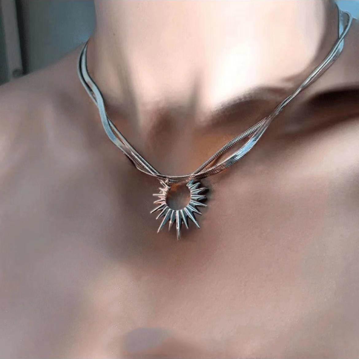 

Панк Стиль Хип-Хоп Ожерелье-Чокер для Мужчин - Высококлассная Цепочка на Ключицу, Ювелирные Изделия Y2K Субкультуры, Сладкий и Крутой Воротник