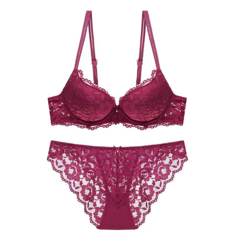 Female Autumn and Winter Sexy Lace Gathers Together To Collect Assistant Milk To Prevent Drooping Underwear Suit