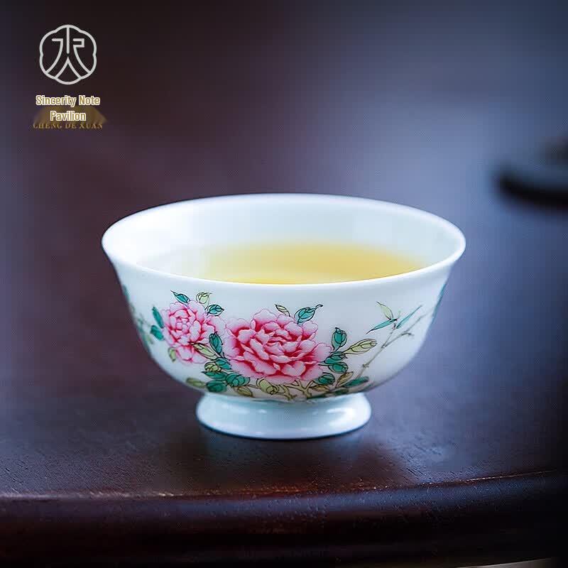Jingdezhen Hand-Painted Famille Rose Teacup