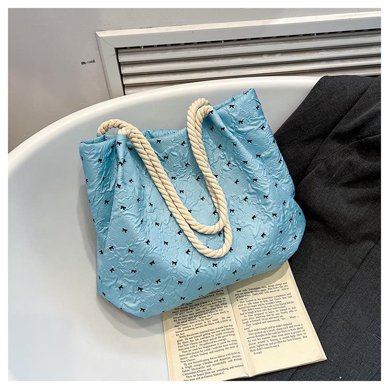 

Fashion bag women s beautiful summer simple armpit bag 2025 new trendy bucket bag women s handbag shoulder bag синий