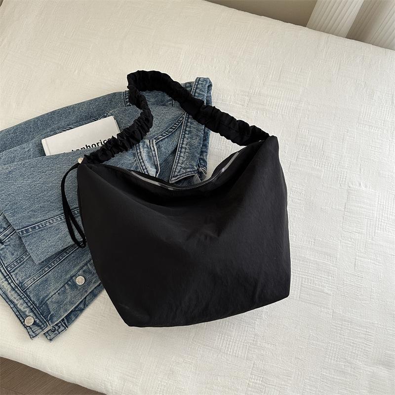 Retro Tooling Nylon Korean Version Large Capacity Lazy Wind Solid Color Casual Shoulder Messenger Bag Unisex Bag