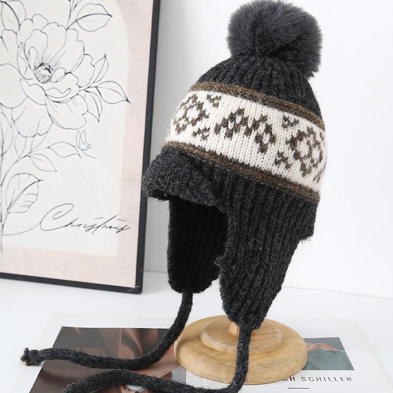 Retro Knitted Autumn and Winter Warm Ear Protection Lei Feng Hat Shows a Small Face, New Wool Knitted Pullover Cold Hat