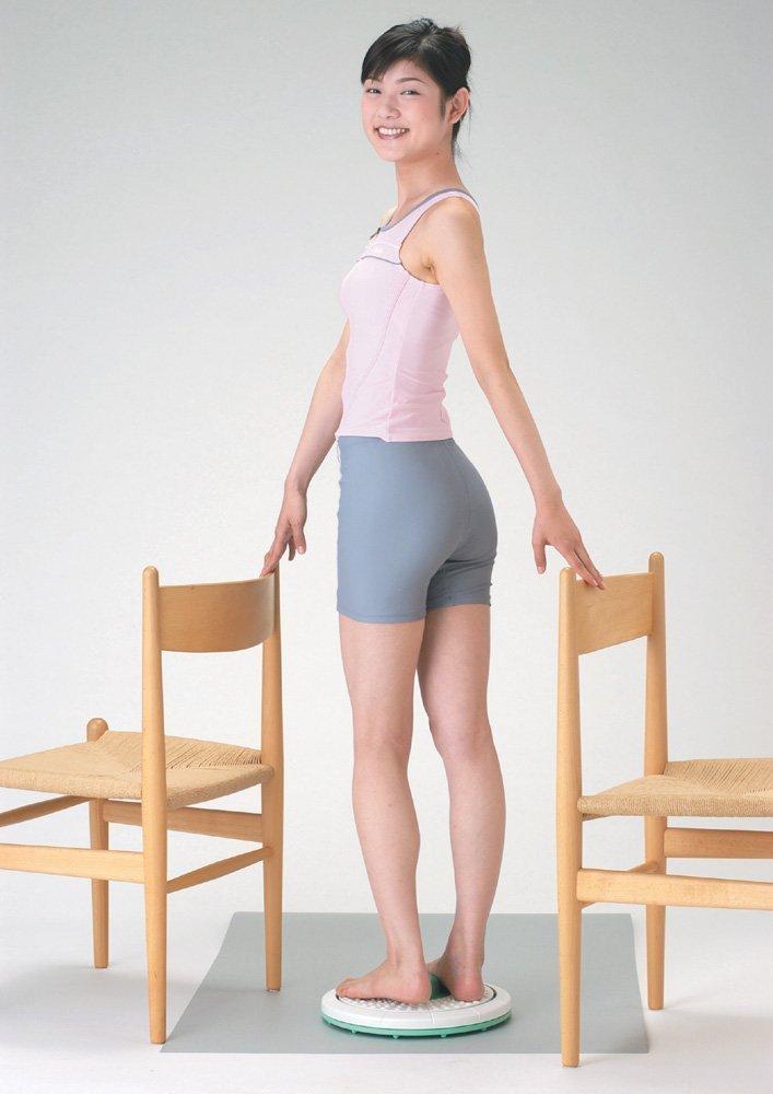 MI Creations Balance Board Twist Board with Foot Reflexology Kyukyu HH-13000