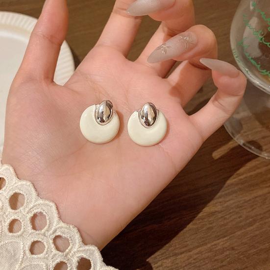 Retro White Stud Earrings Hypoallergenic Office Ladies Earrings Lightweight Alloy