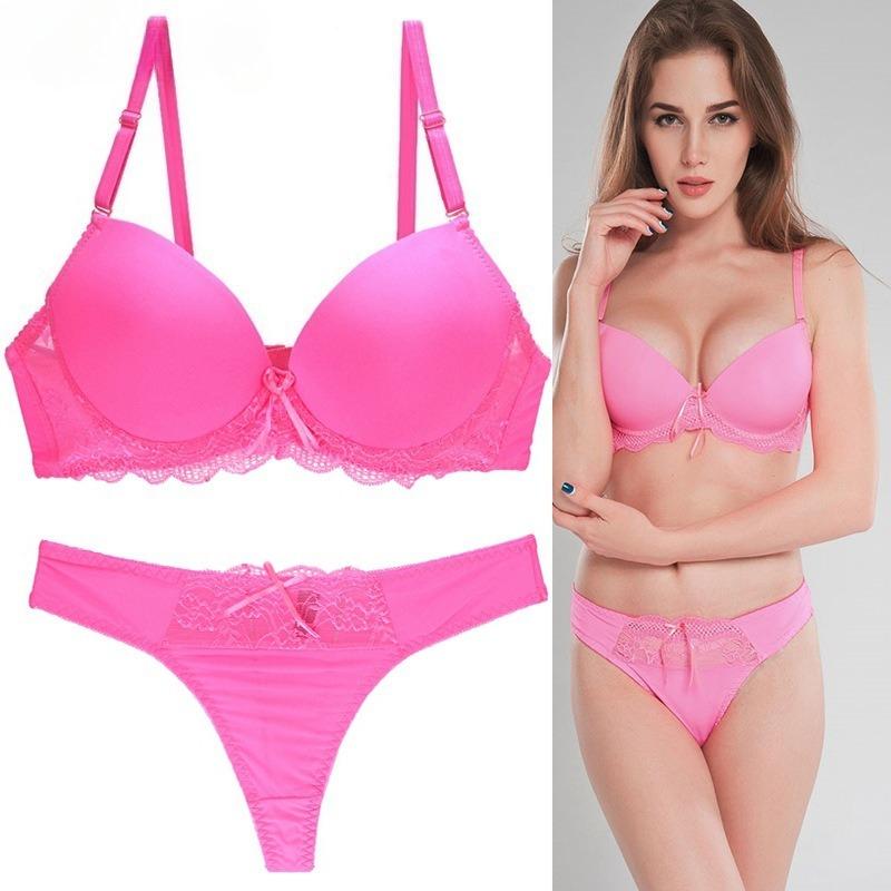 Sexy Lace Push-up Bra and Thong Set Plus-size Anti-sagging Lingerie with Skin-friendly Comfortable Panties