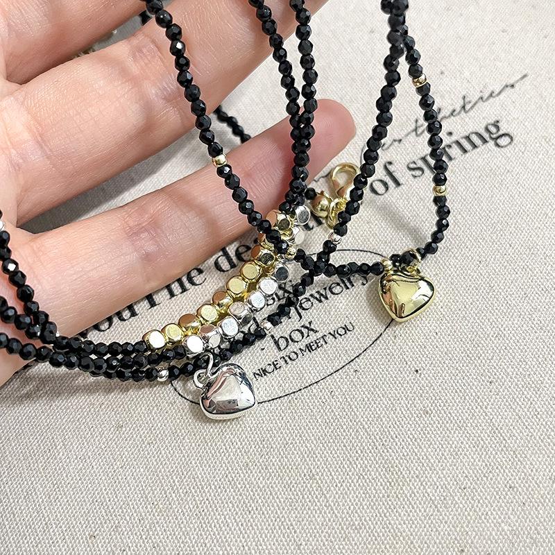 Retro Black Crystal Metal Heart Necklace - Versatile, Simple, and Stylish Design for Women