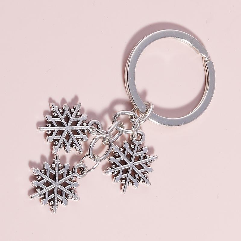 Cute Alloy Snowflake Keychain Metal Key Ring for Men Women Key Holder Handbag Pendants DIY Jewlery Accessories