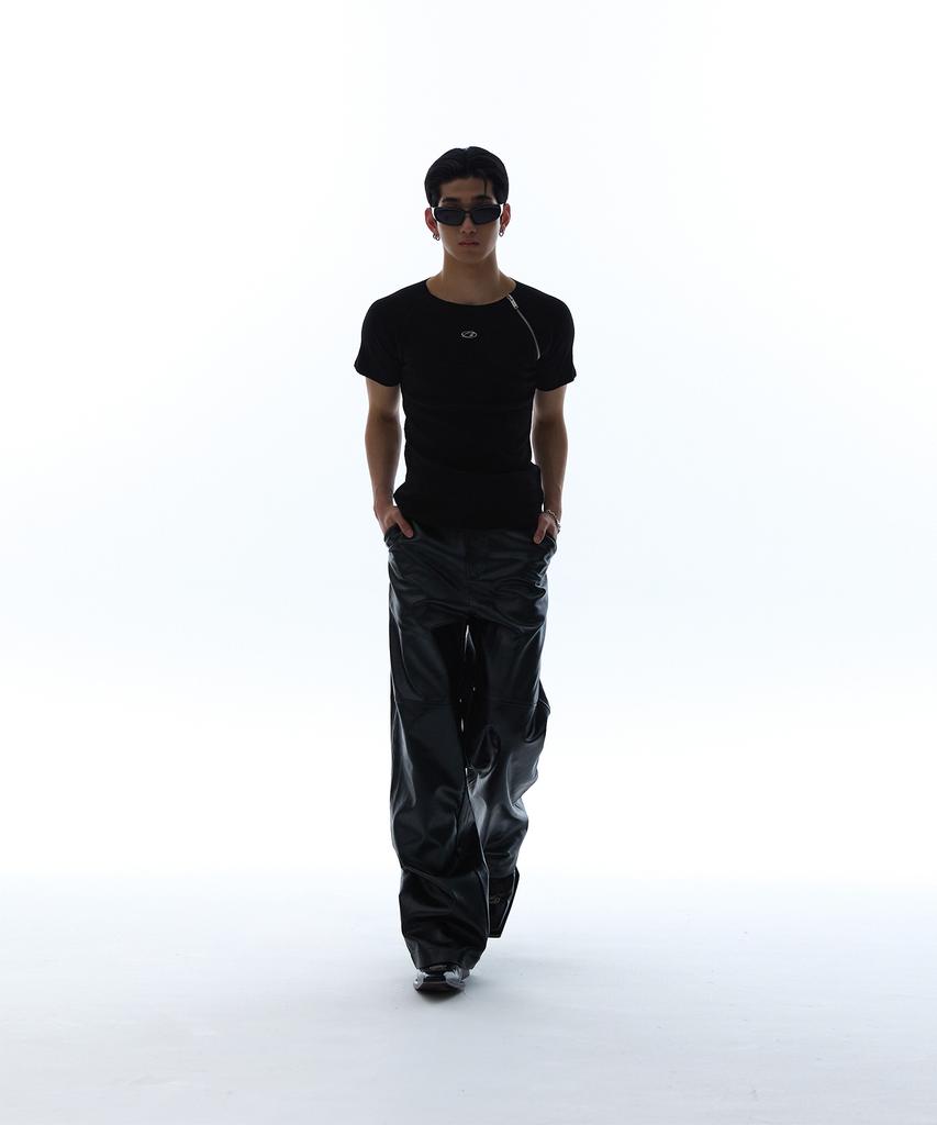 MORE THAN BLACK Logo One Side Half Zip Up Knit