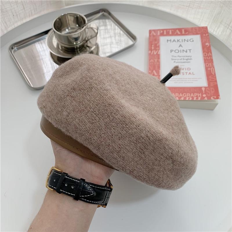 Autumn and Winter Temperament Beret Women's High-end Sense New Wool Woolen Big Head Circumference Versatile Leather Velvet Painter Hat