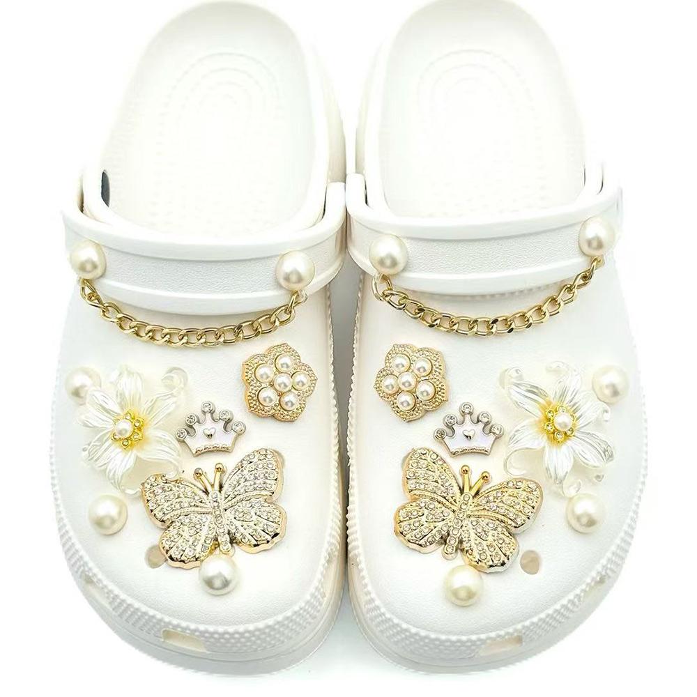 16Pcs Luxury Shoes Charm Set Crown Butterfly Flower Pearl Chain Shoe Decorations Buckle for Sandals Clogs DIY Accessories Gift