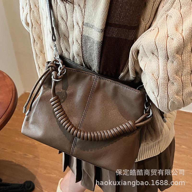 Retro Bag Women's Large Capacity 2025 New Autumn and Winter Versatile Casual Messenger Bag Portable Work Commuter Tote Bag