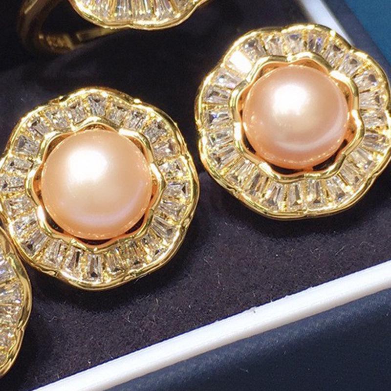 Korean Style 18K Gold-Plated Freshwater Pearl Stud Earrings with Cubic Zirconia, 8-9mm, Versatile Fashion Accessory.