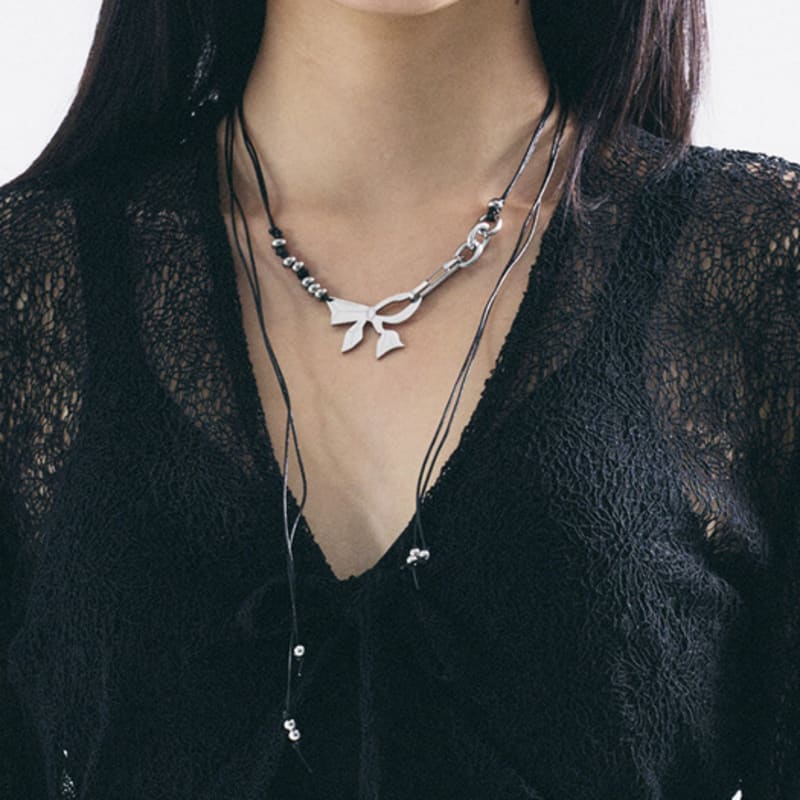 

SENTIMENTS NO.413 RIBBON HOLE NECKLACE BLUE