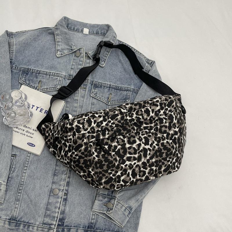 2025 Autumn New Trend Niche Fanny Pack Casual Simple Commuter Shoulder Bag Casual Leopard Print Messenger Breast Bag
