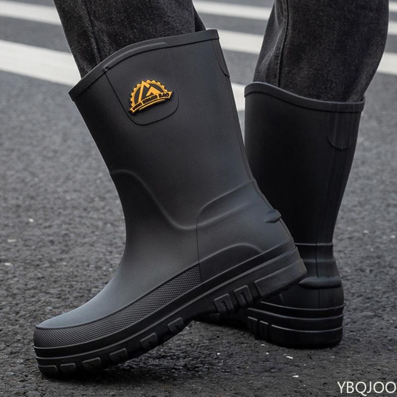 Oversized Four Seasons Fashion New One Piece Waterproof and Anti Slip Sole Men's Rain Boots Mid Tube Work Men's Rain Shoes