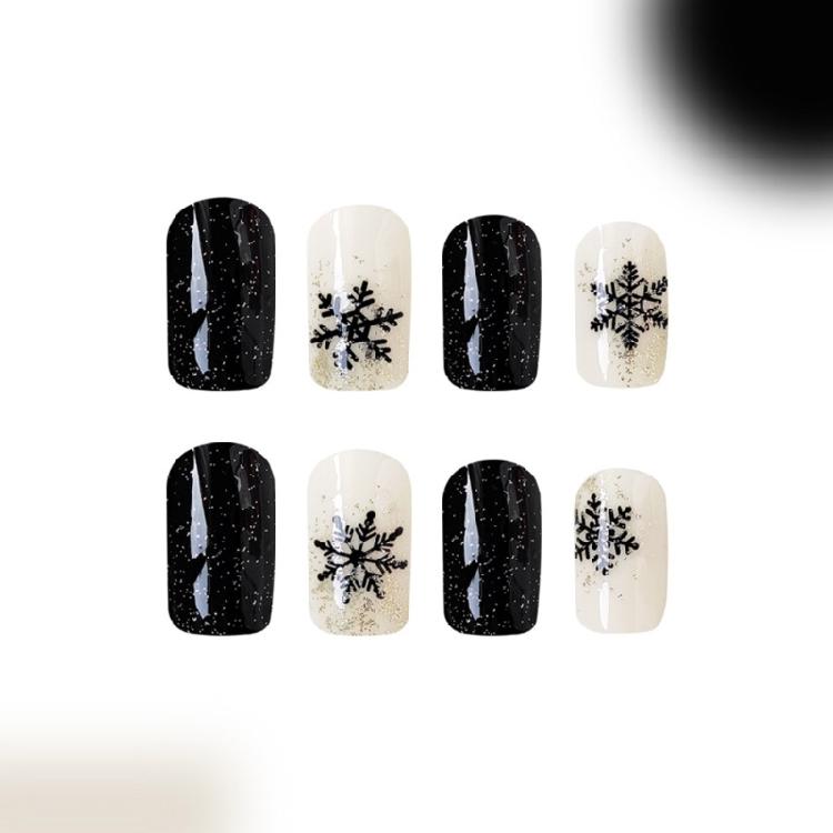 Christmas Press On Nails Black and White Snowflake Nail Accessories Suitable for Christmas and Winter Celebrations