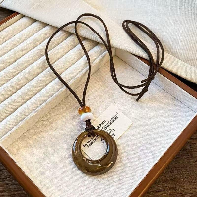 Retro long brown ring pendant necklace women's new high-end starfish necklace niche sweater chain
