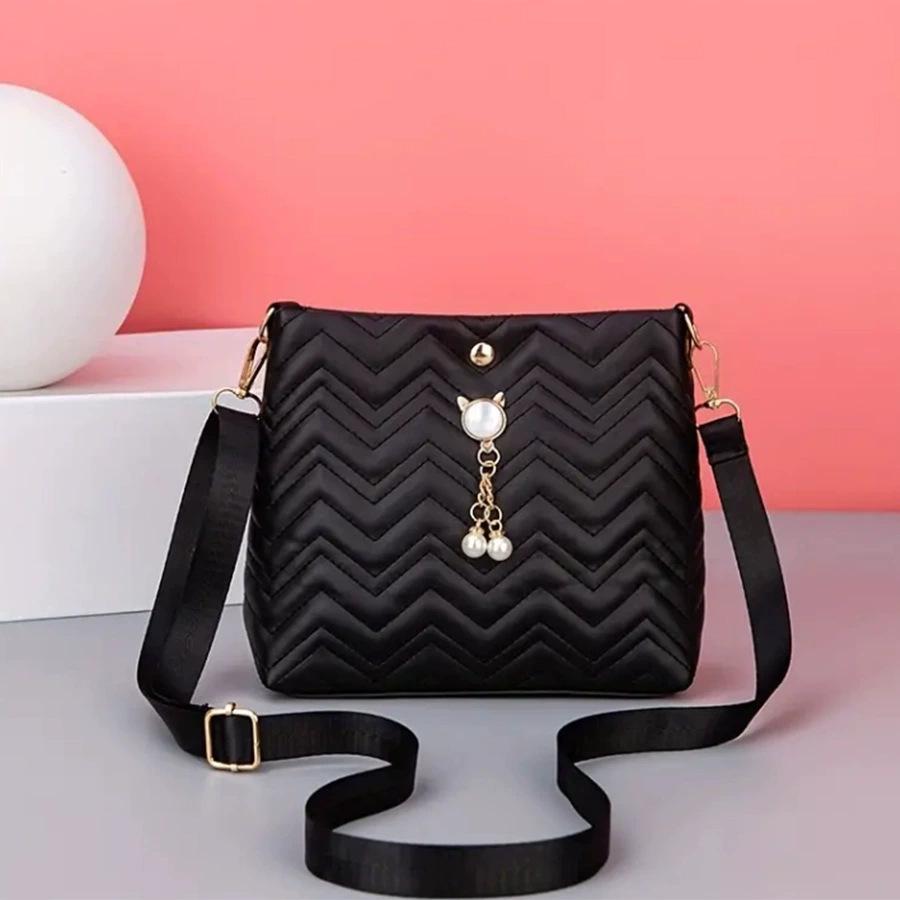 

Korean Wave Stripes Quilted Cat Pearl Crossbody Shoulder Bag 22x8x18 cm чёрный