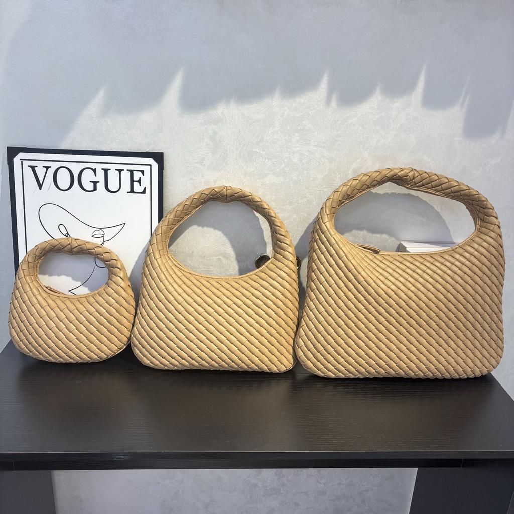 2026 Bag women's premium texture hand-woven hand carry shoulder crossbody chain round bag