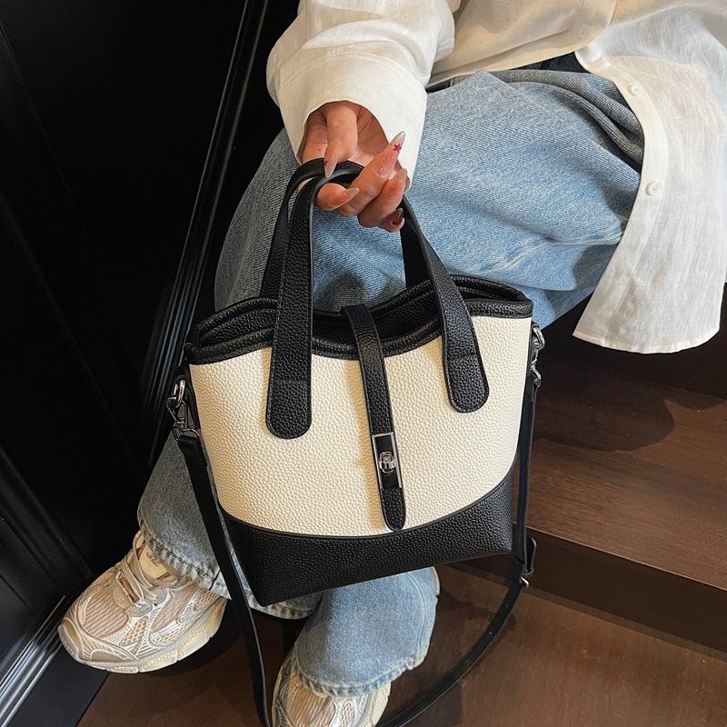 Pendler-Mode Handtrage Damenhandtasche neue trendige Frühling- und Sommer-Freizeit große Kapazität Umhängetasche einfarbige Tragetasche Freizeit