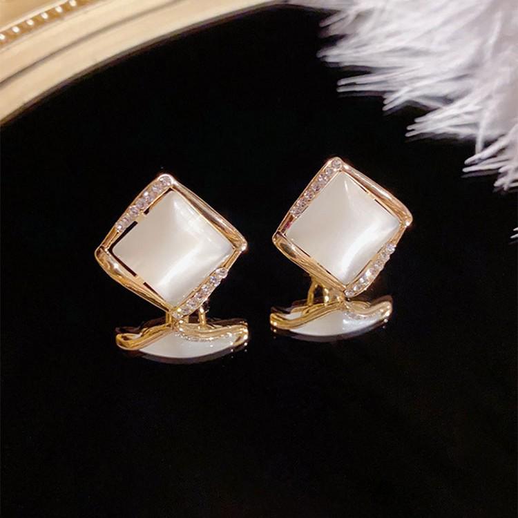 2024 New High-End Geometric Square Rhinestone-Inlaid S925 Silver Earrings – Light Luxury Studs