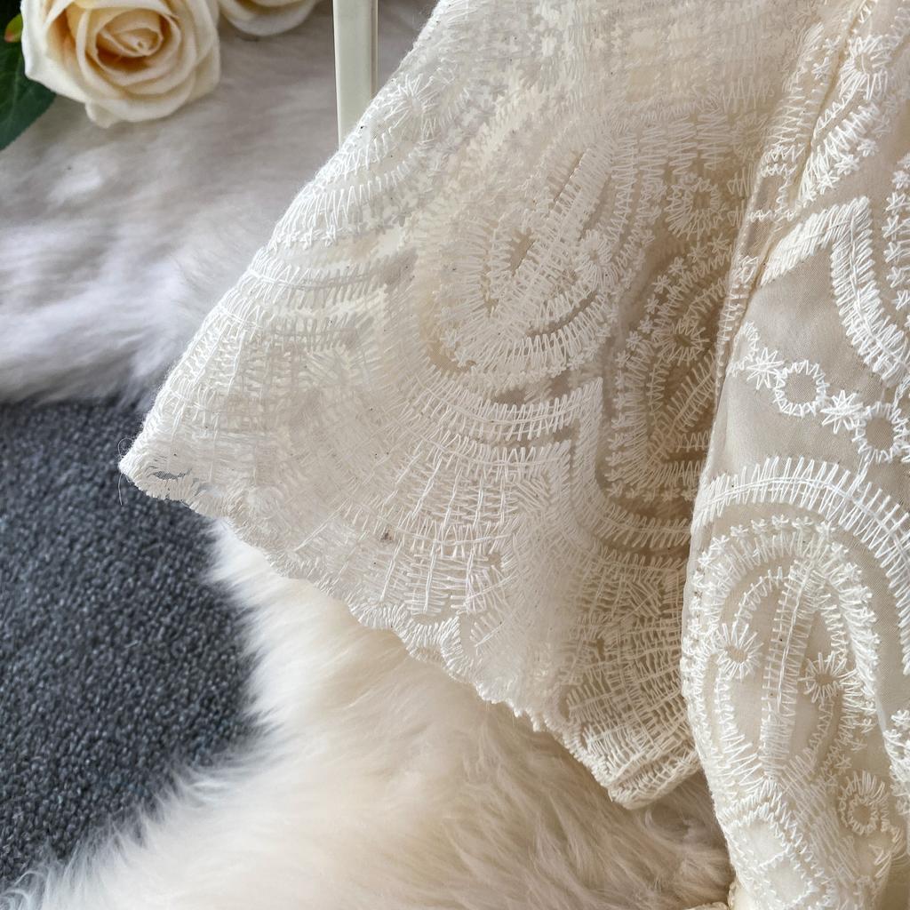 High Quality Runway Design Embroidered Beaded Round-Neck Wedding Dress for Women Summer Lace Crochet Slim Pleated Dress