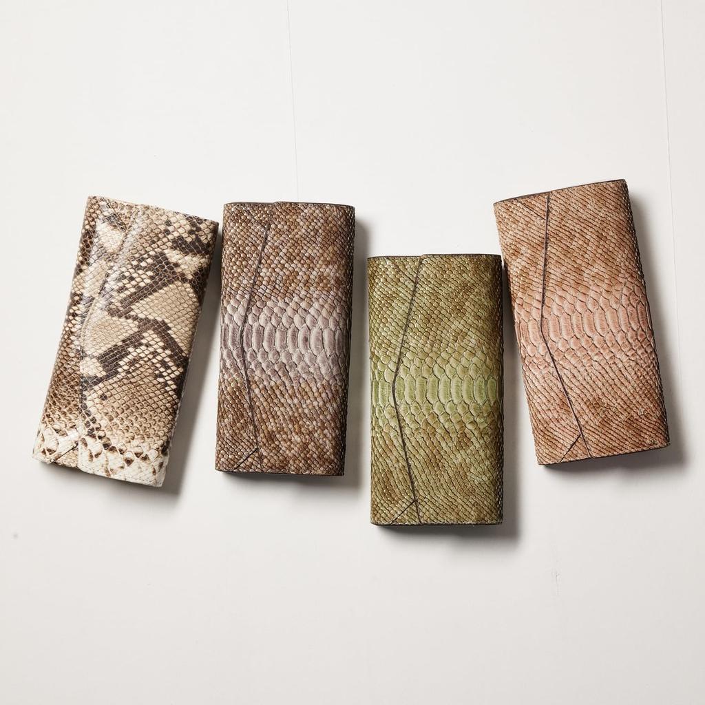 [VOICE] Align Anaconda Diamantina Women's Flap Long Wallet, Made with Italian Atema Leather, Elegant Python Embossed Design, Perfect for Improving
